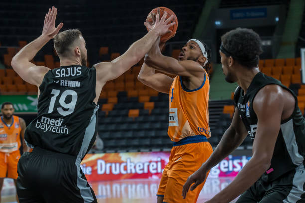 员送出场地 员送出场地