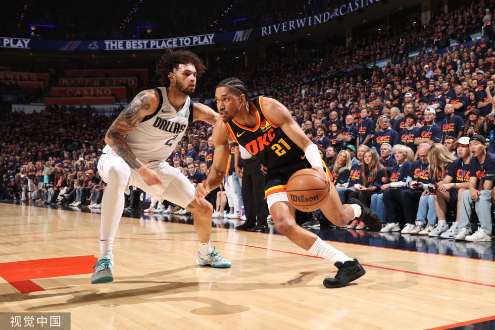 中场核心的 中场核心的